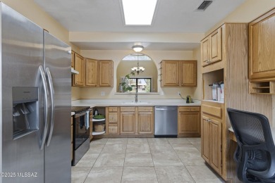 Welcome to this delightful 2-bedroom, 2 full bathroom home on Country Club of Green Valley in Arizona - for sale on GolfHomes.com, golf home, golf lot
