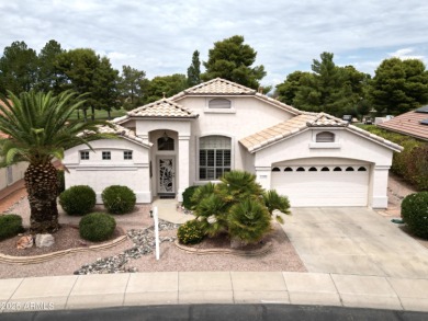 Gorgeous 3 bedroom home in Arizona Traditions! The beautifully on Arizona Traditions Golf Club in Arizona - for sale on GolfHomes.com, golf home, golf lot