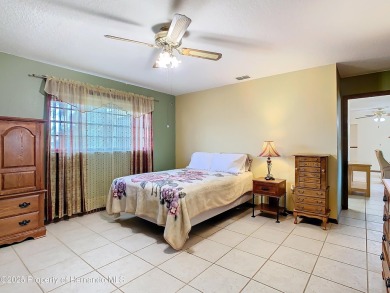 Amazing opportunity with this charming 3 bedroom, 2 bathroom on Heather Golf and Country Club in Florida - for sale on GolfHomes.com, golf home, golf lot