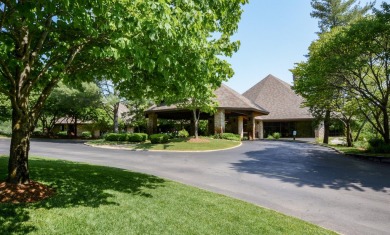Step into this beautifully renovated 2-bedroom, 2-bath condo on Ledgestone Country Club and Golf Course in Missouri - for sale on GolfHomes.com, golf home, golf lot