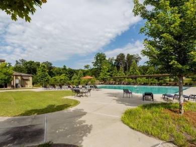 **This well-maintained home is MOVE IN READY!!** Nestled in a on The Highlands Course at Lake Arrowhead in Georgia - for sale on GolfHomes.com, golf home, golf lot
