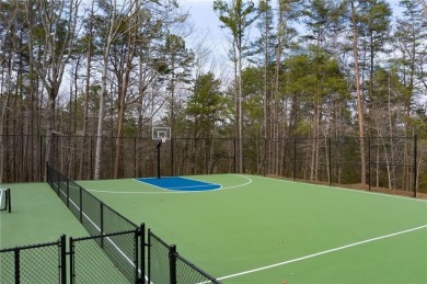 **This well-maintained home is MOVE IN READY!!** Nestled in a on The Highlands Course at Lake Arrowhead in Georgia - for sale on GolfHomes.com, golf home, golf lot
