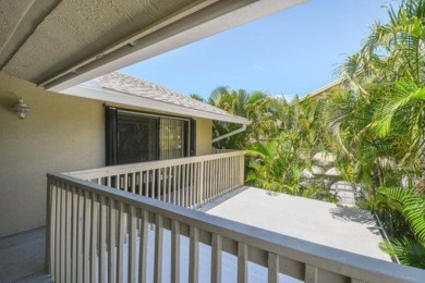 :Location is everything! 2 master en-suites plus a 21/2 bath on Heritage Ridge Golf Club in Florida - for sale on GolfHomes.com, golf home, golf lot