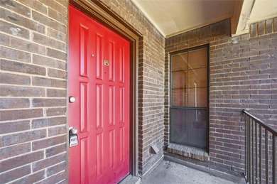 Location Location Location! Make this condo your home! Very nice on Stevens Park Golf Course in Texas - for sale on GolfHomes.com, golf home, golf lot