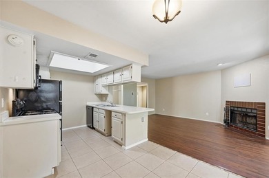 Location Location Location! Make this condo your home! Very nice on Stevens Park Golf Course in Texas - for sale on GolfHomes.com, golf home, golf lot