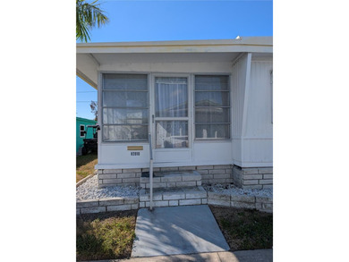 Fantastic opportunity to live affordably in the extremely on Mainlands Golf Club in Florida - for sale on GolfHomes.com, golf home, golf lot