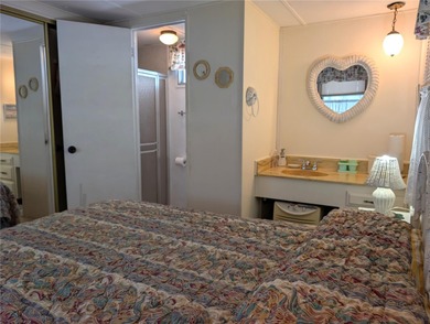 Fantastic opportunity to live affordably in the extremely on Mainlands Golf Club in Florida - for sale on GolfHomes.com, golf home, golf lot