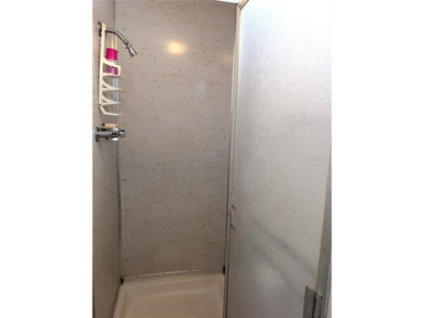 Fantastic opportunity to live affordably in the extremely on Mainlands Golf Club in Florida - for sale on GolfHomes.com, golf home, golf lot