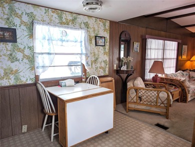 Fantastic opportunity to live affordably in the extremely on Mainlands Golf Club in Florida - for sale on GolfHomes.com, golf home, golf lot