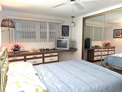 Fantastic opportunity to live affordably in the extremely on Mainlands Golf Club in Florida - for sale on GolfHomes.com, golf home, golf lot