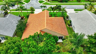 Beautiful, clean & well-maintained home located in the all-ages on Westchester Golf and Country Club in Florida - for sale on GolfHomes.com, golf home, golf lot