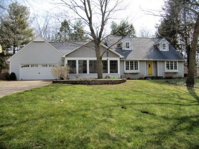 Exceptional custom built home in Oak Hills subdivision. 4 for sale on GolfHomes.com
