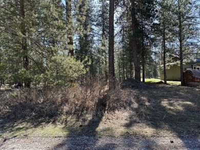 What a great location and opportunity to build your dream house! on Chewelah Golf and Country Club  in Washington - for sale on GolfHomes.com, golf home, golf lot