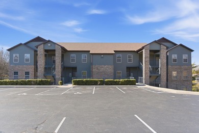 Beautiful 1 bedroom condo in the desirable Stonebridge Village! on Ledgestone Country Club and Golf Course in Missouri - for sale on GolfHomes.com, golf home, golf lot