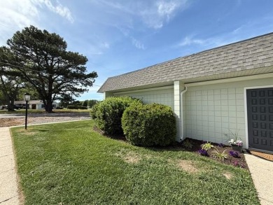 Welcome to Indian Creek Estates Condominium. Unit 6E is 1,152 on Indian Creek Yacht and Country Club in Virginia - for sale on GolfHomes.com, golf home, golf lot