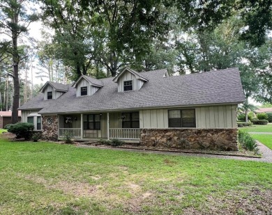 This home is charming & near the Foxwood Country club in on Foxwood Golf Club in Arkansas - for sale on GolfHomes.com, golf home, golf lot