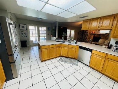 MOVE-IN READY SINGLE-FAMILY HOME IN LAKE PADGETT ESTATES

This on Plantation Palms Golf Club in Florida - for sale on GolfHomes.com, golf home, golf lot