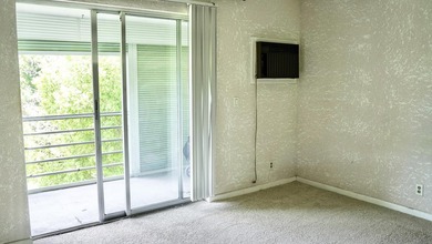 Beautiful 1 bed, 1 bath condo with an open floor plan located on on Hillsboro Pines Golf in Florida - for sale on GolfHomes.com, golf home, golf lot