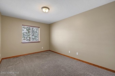 Beautifully maintained 3 bed, 2.5 bath home on the Prairie Falls on Prairie Falls Golf Club in Idaho - for sale on GolfHomes.com, golf home, golf lot