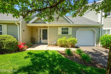 This beautifully maintained, bright, spacious, 2 Bedroom, 2 Bath on Raintree Golf Course in New Jersey - for sale on GolfHomes.com, golf home, golf lot