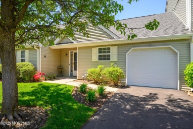 This beautifully maintained, bright, spacious, 2 Bedroom, 2 Bath on Raintree Golf Course in New Jersey - for sale on GolfHomes.com, golf home, golf lot