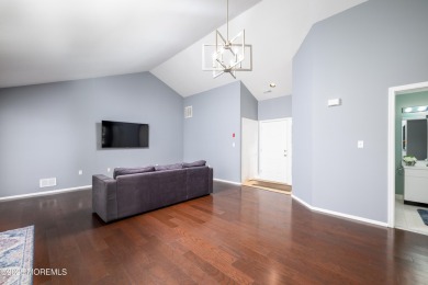 This beautifully maintained, bright, spacious, 2 Bedroom, 2 Bath on Raintree Golf Course in New Jersey - for sale on GolfHomes.com, golf home, golf lot