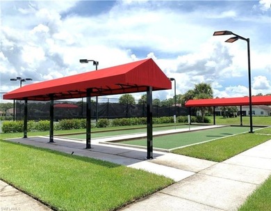 Short Sale Alert! This is your chance to grab this large upper on River Hall Country Club in Florida - for sale on GolfHomes.com, golf home, golf lot