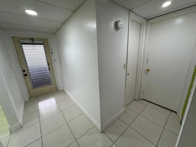 2/2 CONDOMINIUM FOR SALE IN DESIRABLE VERY ACTIVE COMMUNITY AT on Oriole Golf and Tennis Club in Florida - for sale on GolfHomes.com, golf home, golf lot