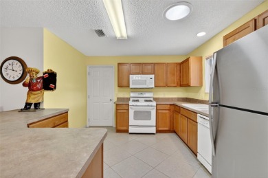 This charming 2/2 Austin Model, located in the desirable Village on The Links of Spruce Creek in Florida - for sale on GolfHomes.com, golf home, golf lot
