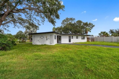 Prime location in the heart of Dunedin! 3-bedroom, 2-bath home on The Dunedin Country Club in Florida - for sale on GolfHomes.com, golf home, golf lot