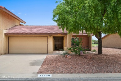 This beautifully maintained 2-bedroom, 2-bath home backs to on Ahwatukee Country Club in Arizona - for sale on GolfHomes.com, golf home, golf lot