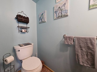 Come see this fantastic 2-bedroom, 1.5-bath home with a spacious on Viewpoint Golf Resort in Arizona - for sale on GolfHomes.com, golf home, golf lot