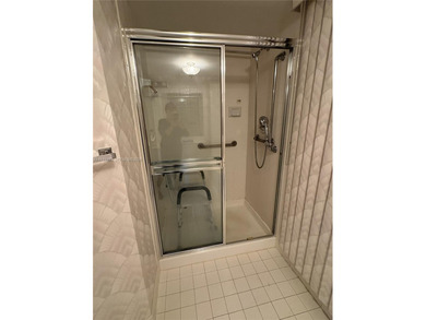 55+ Community, Move-in ready 2 bedroom + den, spacious enclosed on Sunrise Lakes Phase III in Florida - for sale on GolfHomes.com, golf home, golf lot