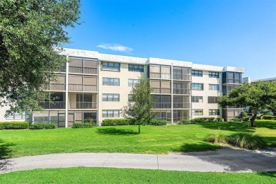 Beautifully updated 2BD/2BA condo at The Palms of Deer Creek in on Deer Creek Golf Club in Florida - for sale on GolfHomes.com, golf home, golf lot