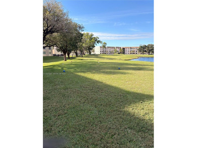 55+ Community, Move-in ready 2 bedroom + den, spacious enclosed on Sunrise Lakes Phase III in Florida - for sale on GolfHomes.com, golf home, golf lot