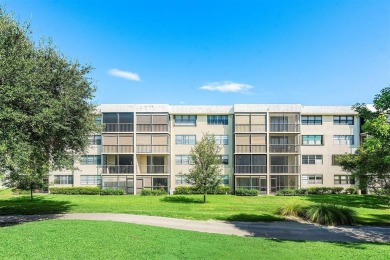 Beautifully updated 2BD/2BA condo at The Palms of Deer Creek in on Deer Creek Golf Club in Florida - for sale on GolfHomes.com, golf home, golf lot