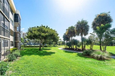 Beautifully updated 2BD/2BA condo at The Palms of Deer Creek in on Deer Creek Golf Club in Florida - for sale on GolfHomes.com, golf home, golf lot