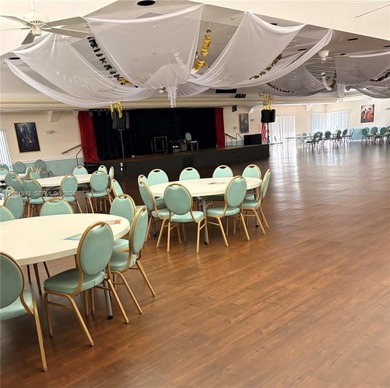 55+ Community, Move-in ready 2 bedroom + den, spacious enclosed on Sunrise Lakes Phase III in Florida - for sale on GolfHomes.com, golf home, golf lot