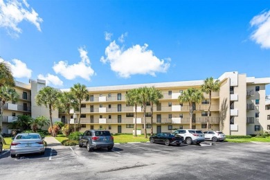 Beautifully updated 2BD/2BA condo at The Palms of Deer Creek in on Deer Creek Golf Club in Florida - for sale on GolfHomes.com, golf home, golf lot