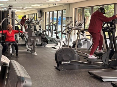 55+ Community, Move-in ready 2 bedroom + den, spacious enclosed on Sunrise Lakes Phase III in Florida - for sale on GolfHomes.com, golf home, golf lot