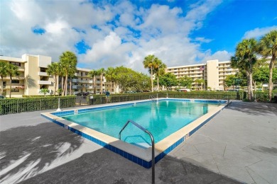 Beautifully updated 2BD/2BA condo at The Palms of Deer Creek in on Deer Creek Golf Club in Florida - for sale on GolfHomes.com, golf home, golf lot