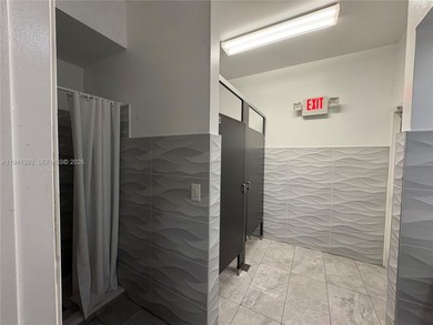 55+ Community, Move-in ready 2 bedroom + den, spacious enclosed on Sunrise Lakes Phase III in Florida - for sale on GolfHomes.com, golf home, golf lot