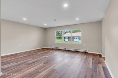 ENTER INTO THIS BEAUTIFUL UPDATED BARONET MODEL. NEW KITCHEN on Leisure Village East in New Jersey - for sale on GolfHomes.com, golf home, golf lot