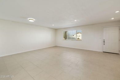 Well maintained 2 bed, 1 bath home in a sought after adult on Sun City Country Club in Arizona - for sale on GolfHomes.com, golf home, golf lot