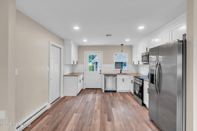 ENTER INTO THIS BEAUTIFUL UPDATED BARONET MODEL. NEW KITCHEN on Leisure Village East in New Jersey - for sale on GolfHomes.com, golf home, golf lot