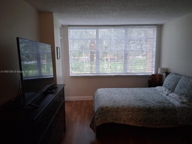 You will be the envy of your family/friends when they visit you on Pembroke Lakes Golf Club in Florida - for sale on GolfHomes.com, golf home, golf lot