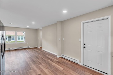 ENTER INTO THIS BEAUTIFUL UPDATED BARONET MODEL. NEW KITCHEN on Leisure Village East in New Jersey - for sale on GolfHomes.com, golf home, golf lot