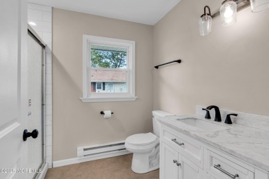 ENTER INTO THIS BEAUTIFUL UPDATED BARONET MODEL. NEW KITCHEN on Leisure Village East in New Jersey - for sale on GolfHomes.com, golf home, golf lot