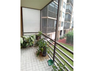 You will be the envy of your family/friends when they visit you on Pembroke Lakes Golf Club in Florida - for sale on GolfHomes.com, golf home, golf lot