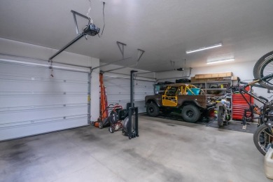Well-Maintained 3-Bedroom Home in Popular Cascada at Divario

 on Sunbrook Golf Course in Utah - for sale on GolfHomes.com, golf home, golf lot